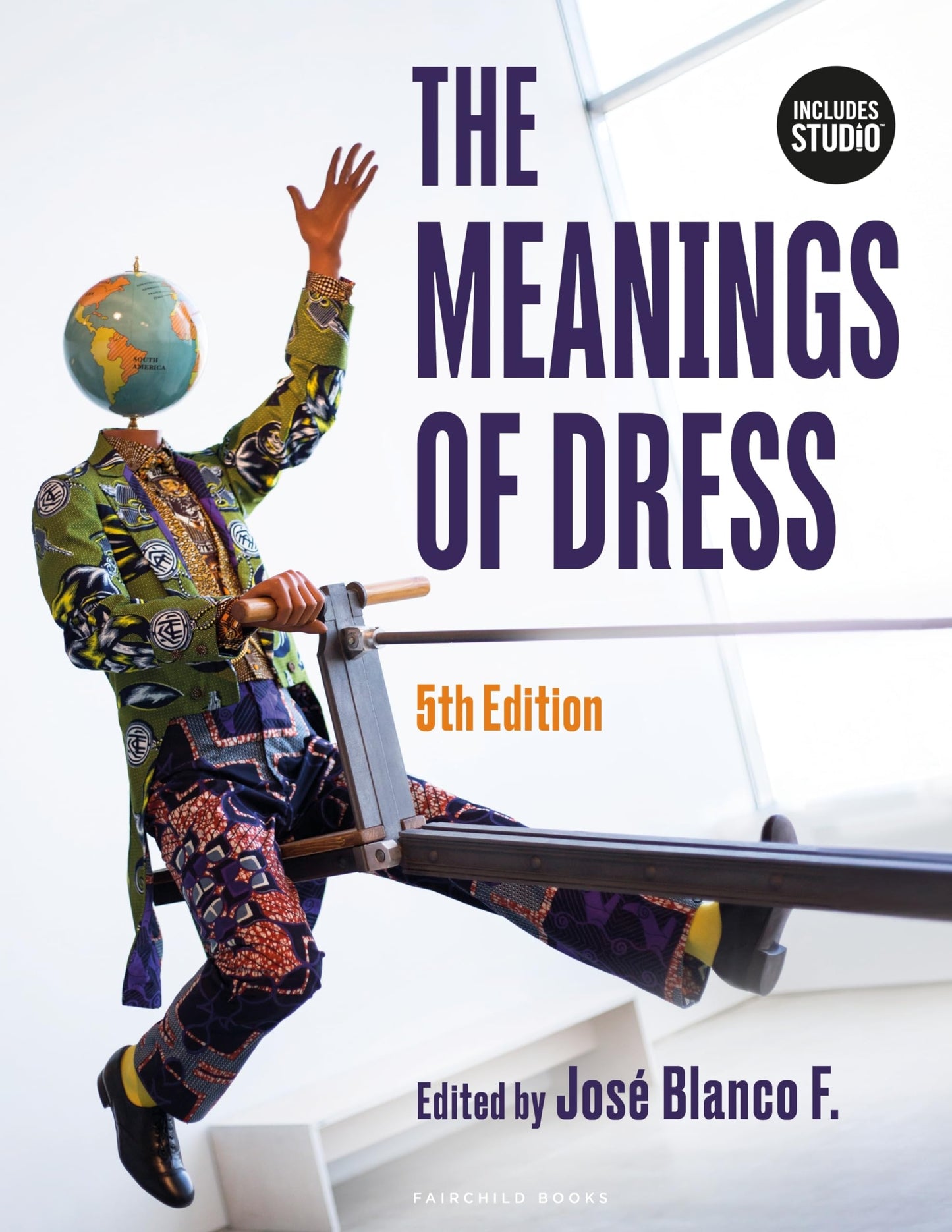 The Meanings of Dress [Paperback] Miller-Spillman, Kimberly A.; Reilly, Andrew and F., José Blanco