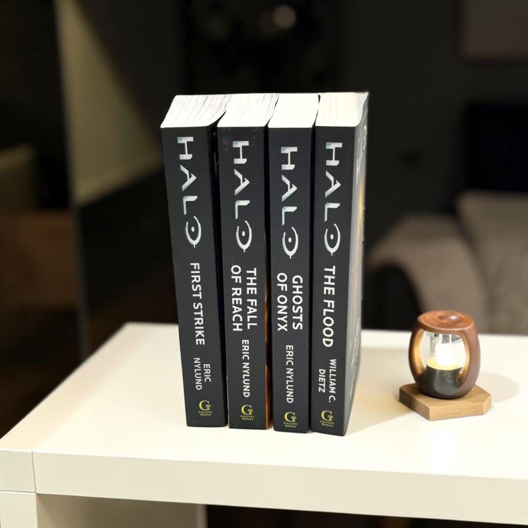 The Original Halo Book Series Collection (The Fall of Reach, The Flood, First Strike, Ghosts of Onyx)