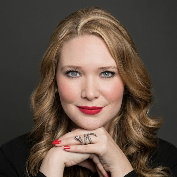 Sarah J. Maas
